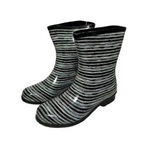Chooka, Women’s Polished Mid Height Rain Boot Black Striped Design Size 10 M NWT